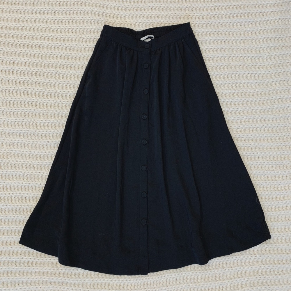 Buttoned down skirt